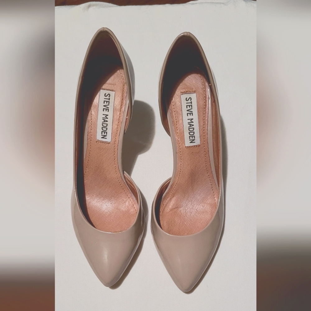 Nude Pumps